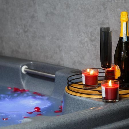 Riverside Studio With Jacuzzi! Sheffield Exterior foto