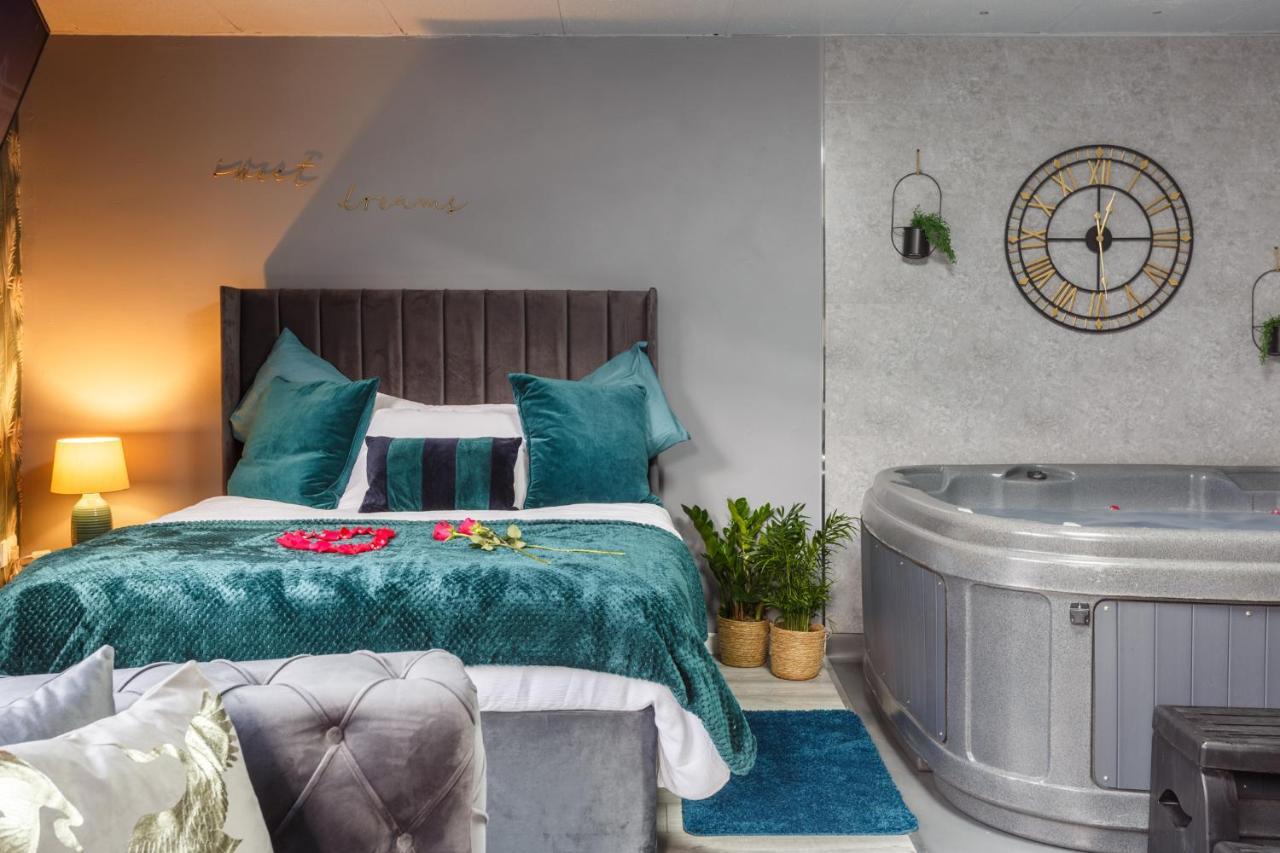 Riverside Studio With Jacuzzi! Sheffield Exterior foto