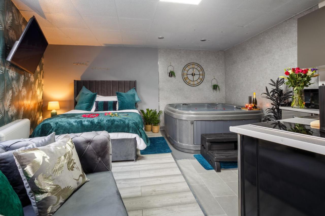 Riverside Studio With Jacuzzi! Sheffield Exterior foto