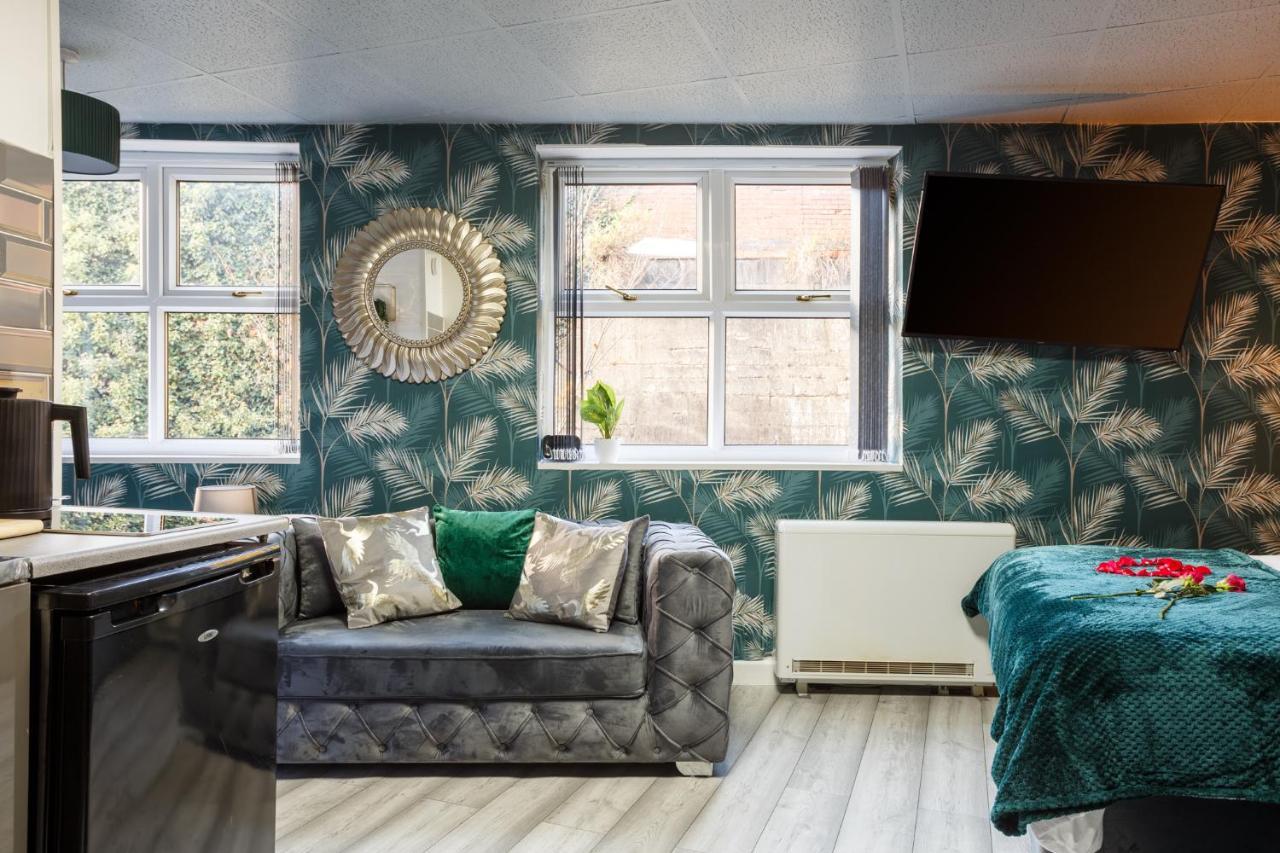 Riverside Studio With Jacuzzi! Sheffield Exterior foto