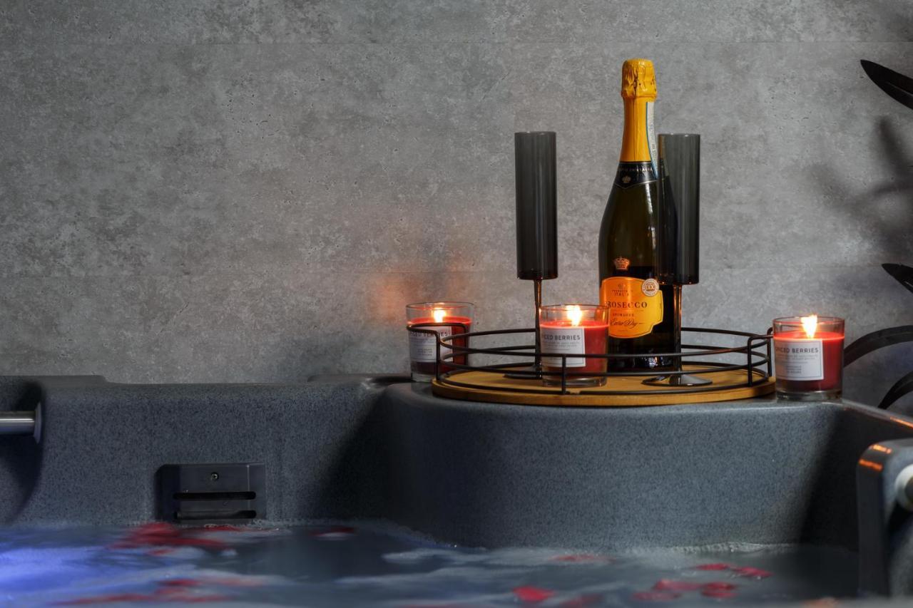 Riverside Studio With Jacuzzi! Sheffield Exterior foto