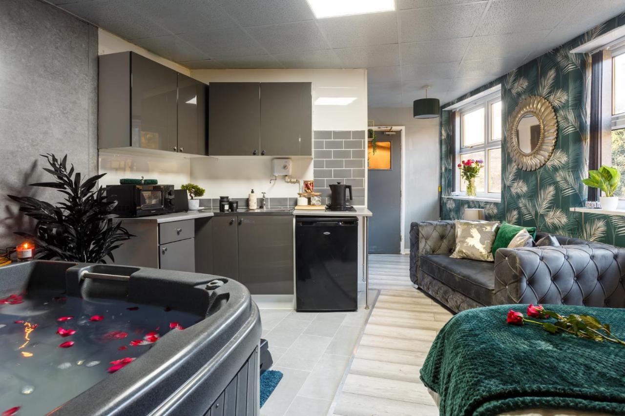 Riverside Studio With Jacuzzi! Sheffield Exterior foto