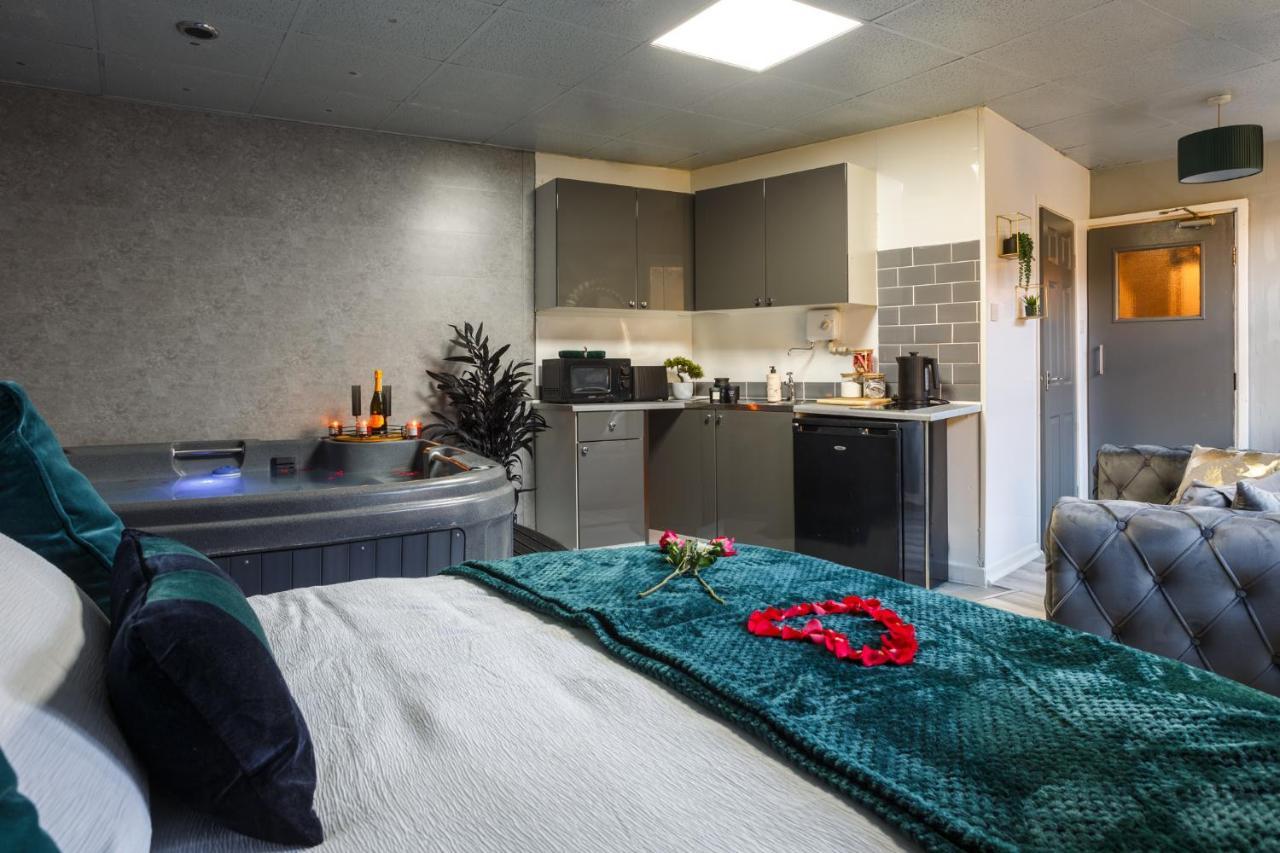 Riverside Studio With Jacuzzi! Sheffield Exterior foto