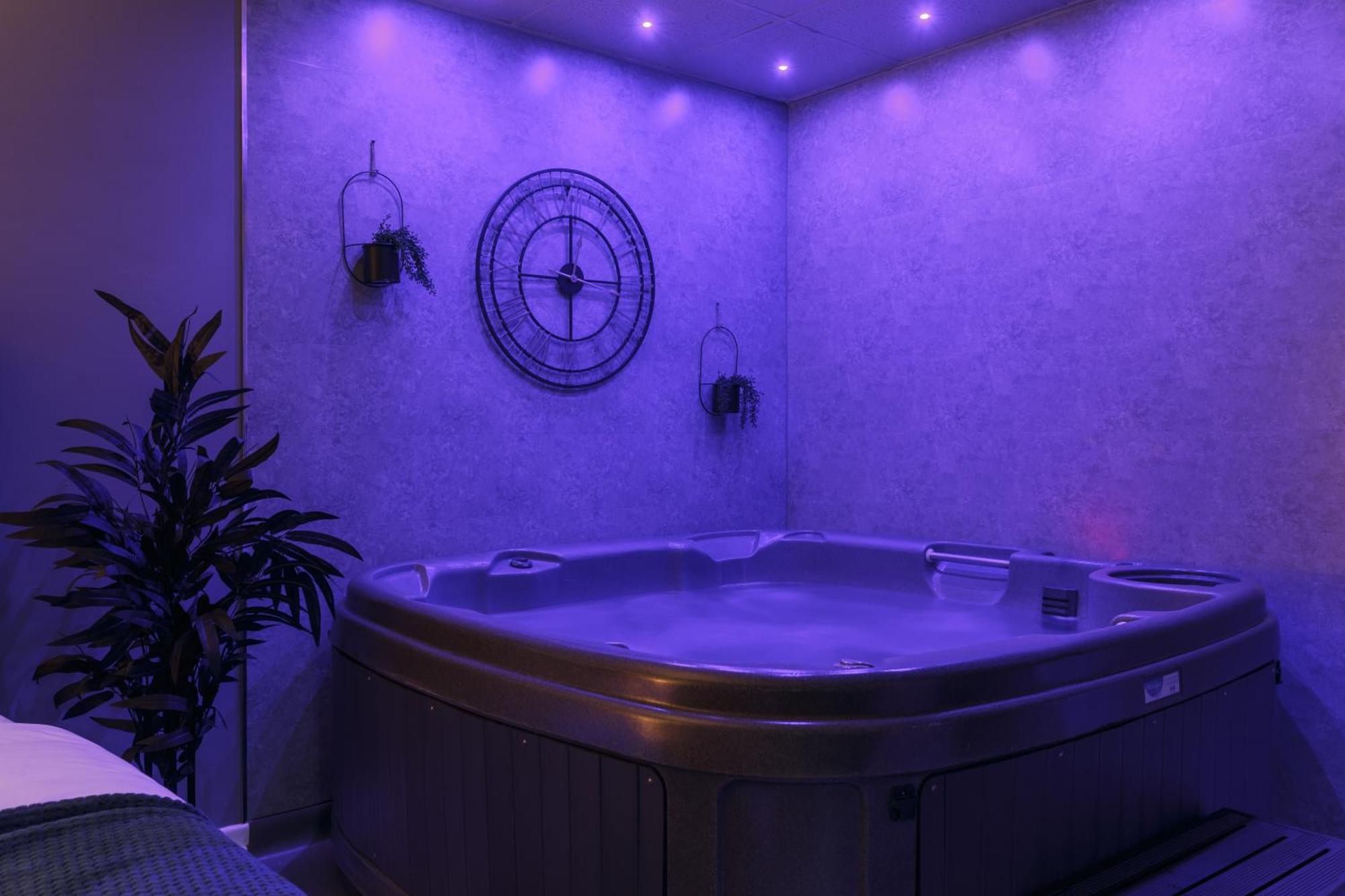 Riverside Studio With Jacuzzi! Sheffield Exterior foto